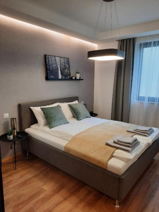 Bpr Space Grey Home With Balcony Будапеща Екстериор снимка
