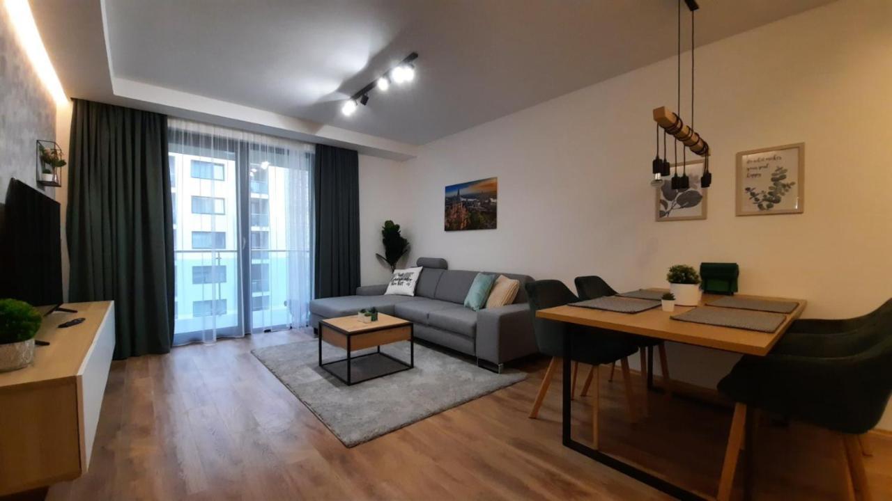 Bpr Space Grey Home With Balcony Будапеща Екстериор снимка