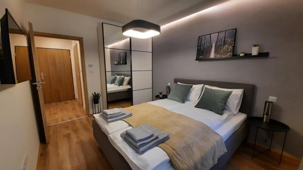 Bpr Space Grey Home With Balcony Будапеща Екстериор снимка